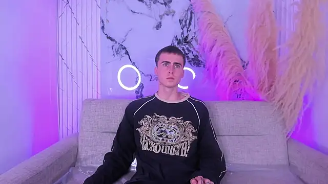 Snapshot of SpaceBoy1 chatting on February 2026 12:00:01 AM SpaceBoy1 online show from February 2026 12:00:01 AM