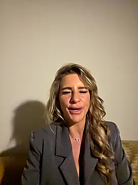 Snapshot of LaLynn chatting on March 2026 12:12:01 AM LaLynn online show from March 2026 12:12:01 AM