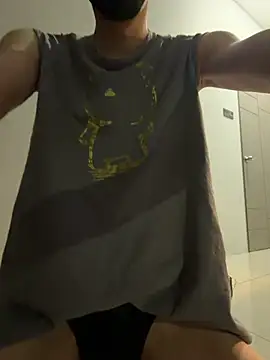 Snapshot of boyxx319 chatting on February 2026 03:30:02 PM boyxx319 online show from February 2026 03:30:02 PM