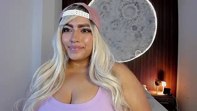 Snapshot of AmbarBrownn_ chatting on May 2026 04:20:02 AM AmbarBrownn online show from May 2026 04:20:02 AM