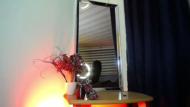 Emilyy05  online show from February 2026 03:25:01 AM