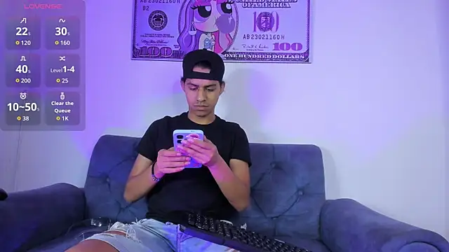 Victor LatinBoy online show from March 2026 04:18:01 AM