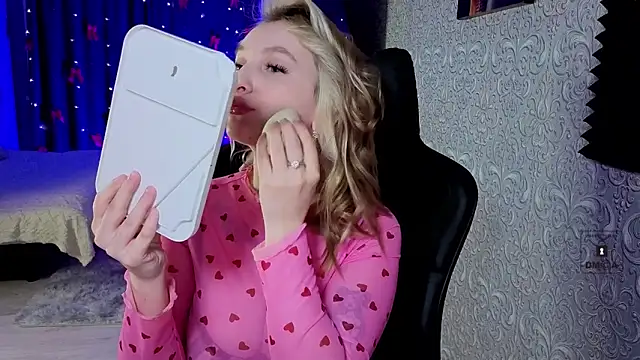 Eva Vibe  online show from February 2026 06:04:01 PM