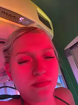 EmmiPemmi online show from February 2026 04:22:01 PM