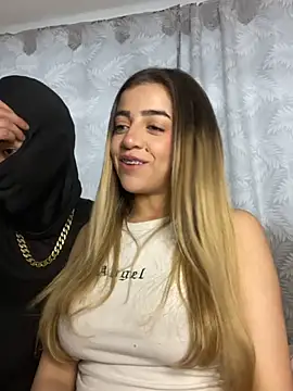 cute emmma online show from February 2026 12:45:02 PM