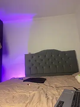 cute emmma online show from April 2026 11:10:01 AM