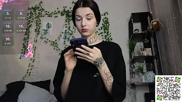 LeonaHinnes online show from January 2026 02:28:02 AM