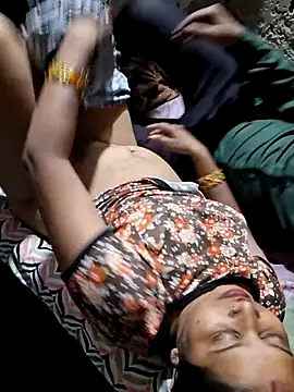 Radhacpl9528 online show from April 2026 04:45:02 PM