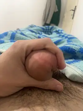 Snapshot of Grossebite2905 chatting on January 2026 12:31:02 PM Grossebite2905 online show from January 2026 12:31:02 PM