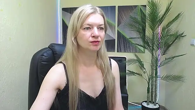 Snapshot of MelissaTyler chatting on July 2026 05:25:02 AM MelissaTyler online show from July 2026 05:25:02 AM