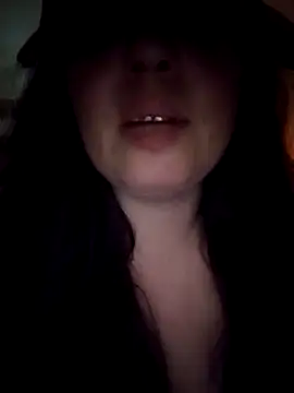 EdgedSleeve online show from January 2026 12:13:02 AM