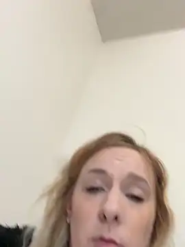 Snapshot of Trippyyb28 chatting on February 2026 01:04:01 AM Trippyyb28 online show from February 2026 01:04:01 AM