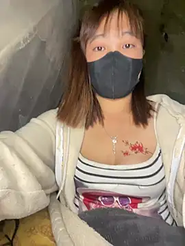 Snapshot of Wendy-2 chatting on January 2026 05:37:01 PM Wendy-2 online show from January 2026 05:37:01 PM