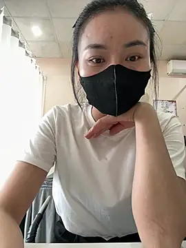 Chiipp69 online show from March 2026 03:01:01 AM