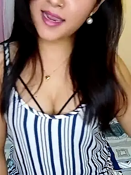 Saumyy online show from April 2026 06:42:01 PM