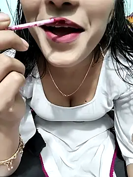 Snapshot of Yours-Zeenat chatting on February 2026 07:03:02 PM Yours-Zeenat online show from February 2026 07:03:02 PM