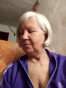 KlaudiaDarling online show from April 2026 07:40:01 PM