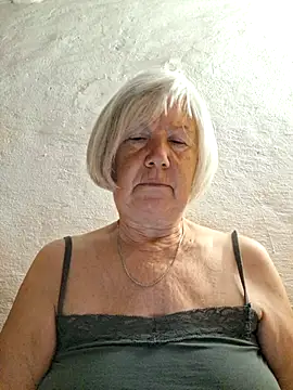 Snapshot of KlaudiaDarling chatting on June 2026 01:10:02 AM KlaudiaDarling online show from June 2026 01:10:02 AM