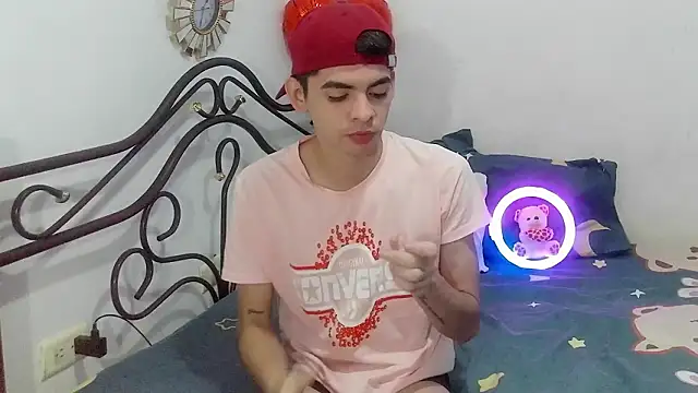 Snapshot of nico22love chatting on February 2026 03:55:01 PM nico22love online show from February 2026 03:55:01 PM