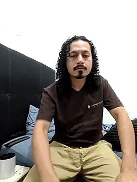CarlosGM77 online show from April 2026 03:18:02 PM