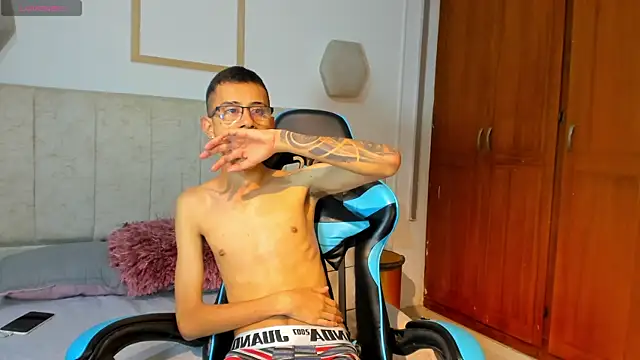 Snapshot of asher_lux chatting on January 2026 01:48:02 PM asher lux online show from January 2026 01:48:02 PM