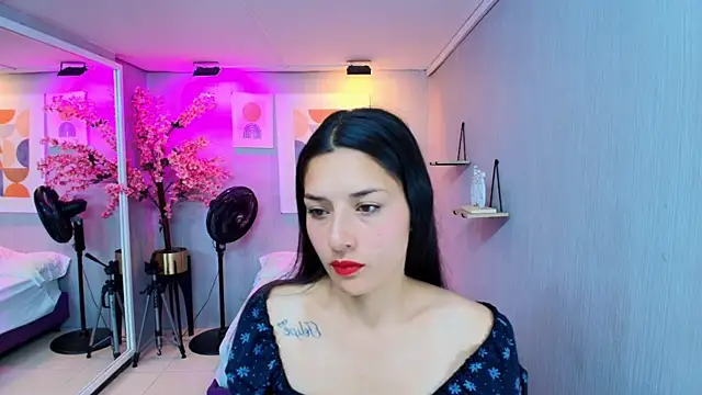 Snapshot of Sol_rousse chatting on January 2026 11:35:01 AM Sol rousse online show from January 2026 11:35:01 AM