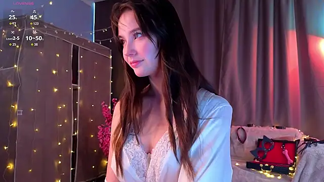 Snapshot of KiraYukimura chatting on March 2026 04:29:01 AM KiraYukimura online show from March 2026 04:29:01 AM