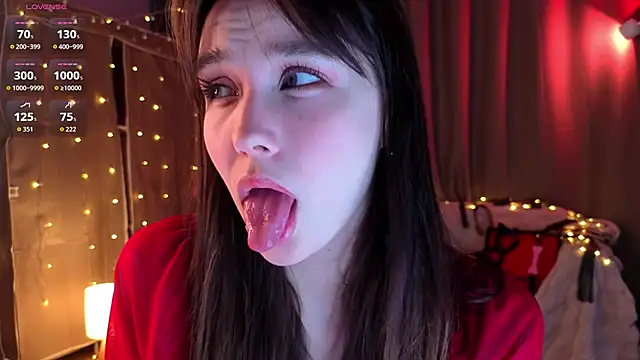 Snapshot of KiraYukimura chatting on April 2026 01:28:02 AM KiraYukimura online show from April 2026 01:28:02 AM