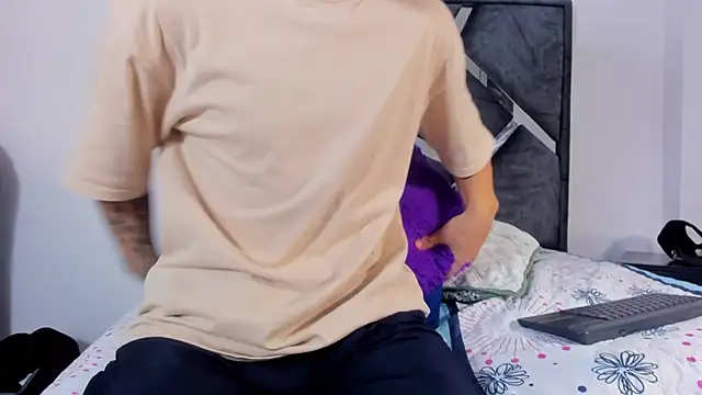 Liam saint online show from February 2026 12:12:01 PM