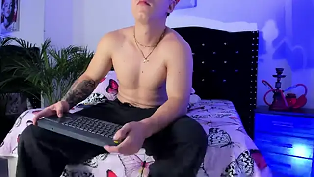 Liam saint online show from April 2026 12:17:02 PM