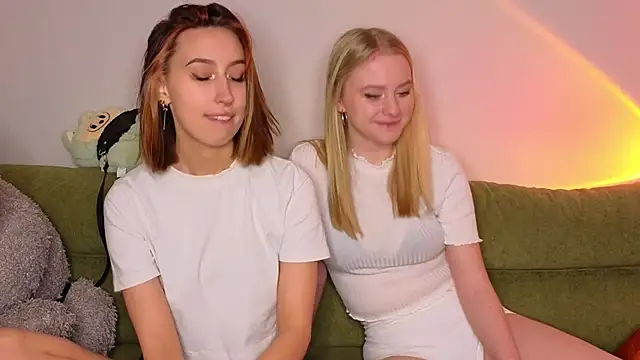 Mimipaws online show from January 2026 07:38:01 PM