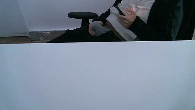 maxou7500- online show from April 2026 10:57:02 AM