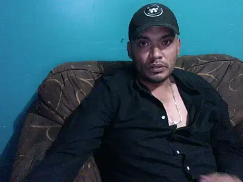 latinomoreno95 online show from February 2026 01:04:01 AM