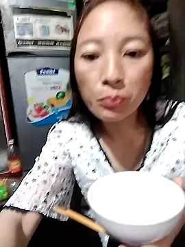 muamua99 online show from February 2026 12:42:02 AM