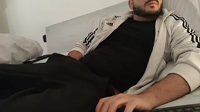 Snapshot of Reb_born89 chatting on January 2026 10:19:02 AM Reb born89 online show from January 2026 10:19:02 AM