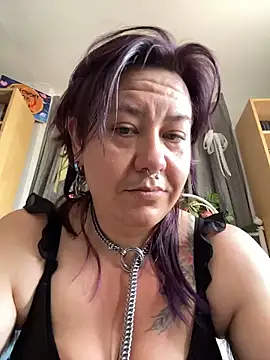 NymphoBuzi online show from June 2026 03:58:02 PM