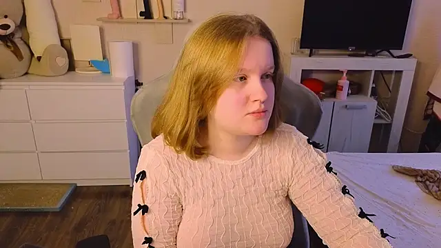 Ol1via online show from April 2026 03:44:02 AM