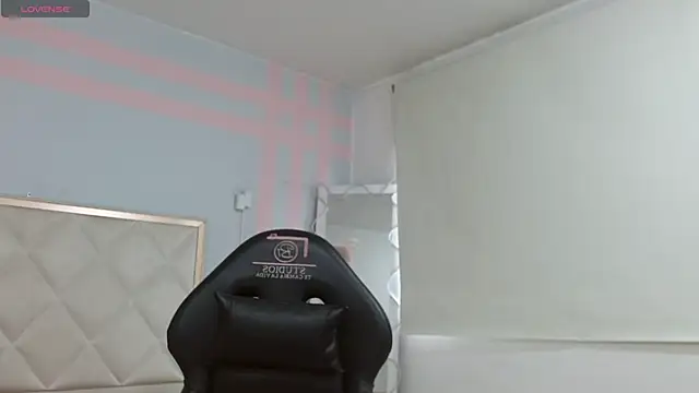 LUAR TAY online show from March 2026 07:19:02 PM