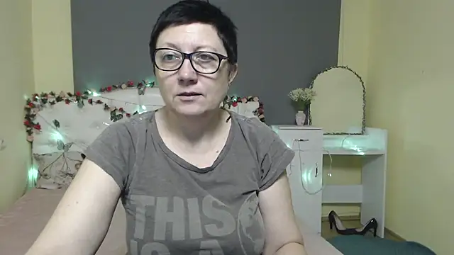 EmilyL0ve online show from March 2026 06:19:02 AM