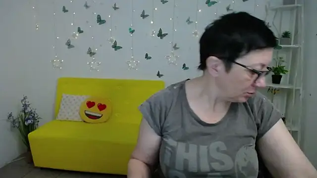 EmilyL0ve online show from March 2026 06:22:01 PM