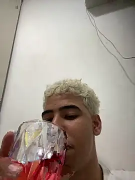 lzinho9153 online show from February 2026 12:09:01 AM