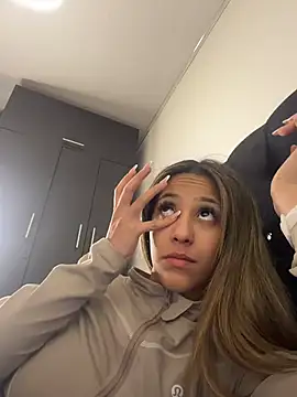 vicky bass  online show from February 2026 02:40:01 AM