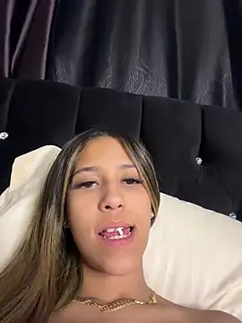 vicky bass  online show from April 2026 01:27:02 AM