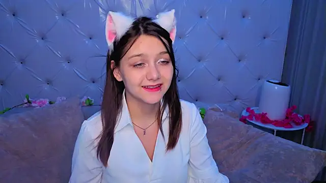 xxxnaughtyfoxyxxx online show from July 2026 05:20:01 PM