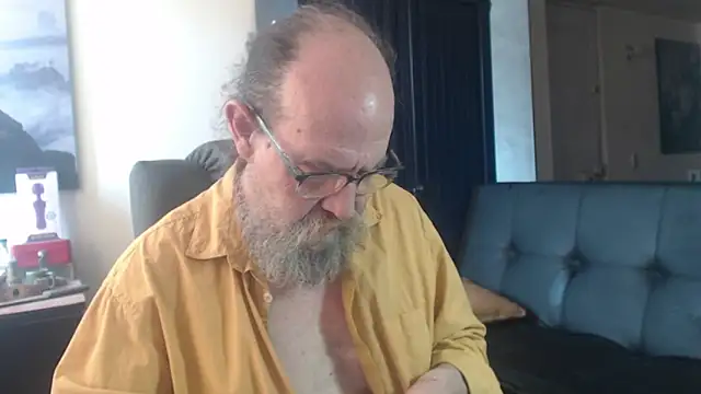 Uncle Hottie online show from July 2026 05:40:02 PM