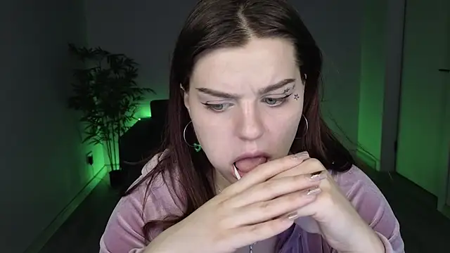 MilkyPop  online show from April 2026 10:02:02 AM