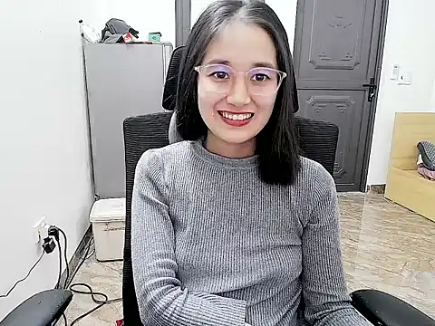 Snapshot of Shulee- chatting on January 2026 04:05:01 AM Shulee- online show from January 2026 04:05:01 AM