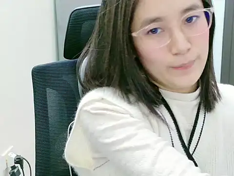 Snapshot of Shulee- chatting on January 2026 03:33:01 AM Shulee- online show from January 2026 03:33:01 AM