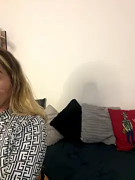 Snapshot of Felicity_Hops chatting on January 2026 10:35:01 PM Felicity Hops online show from January 2026 10:35:01 PM