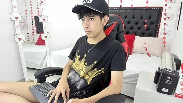 julian xx online show from February 2026 07:33:02 PM